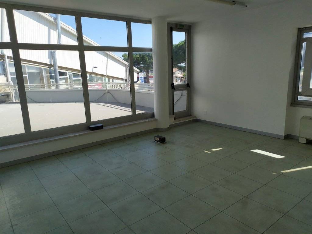 Ufficio in affitto a San Benedetto del Tronto, Ragnola