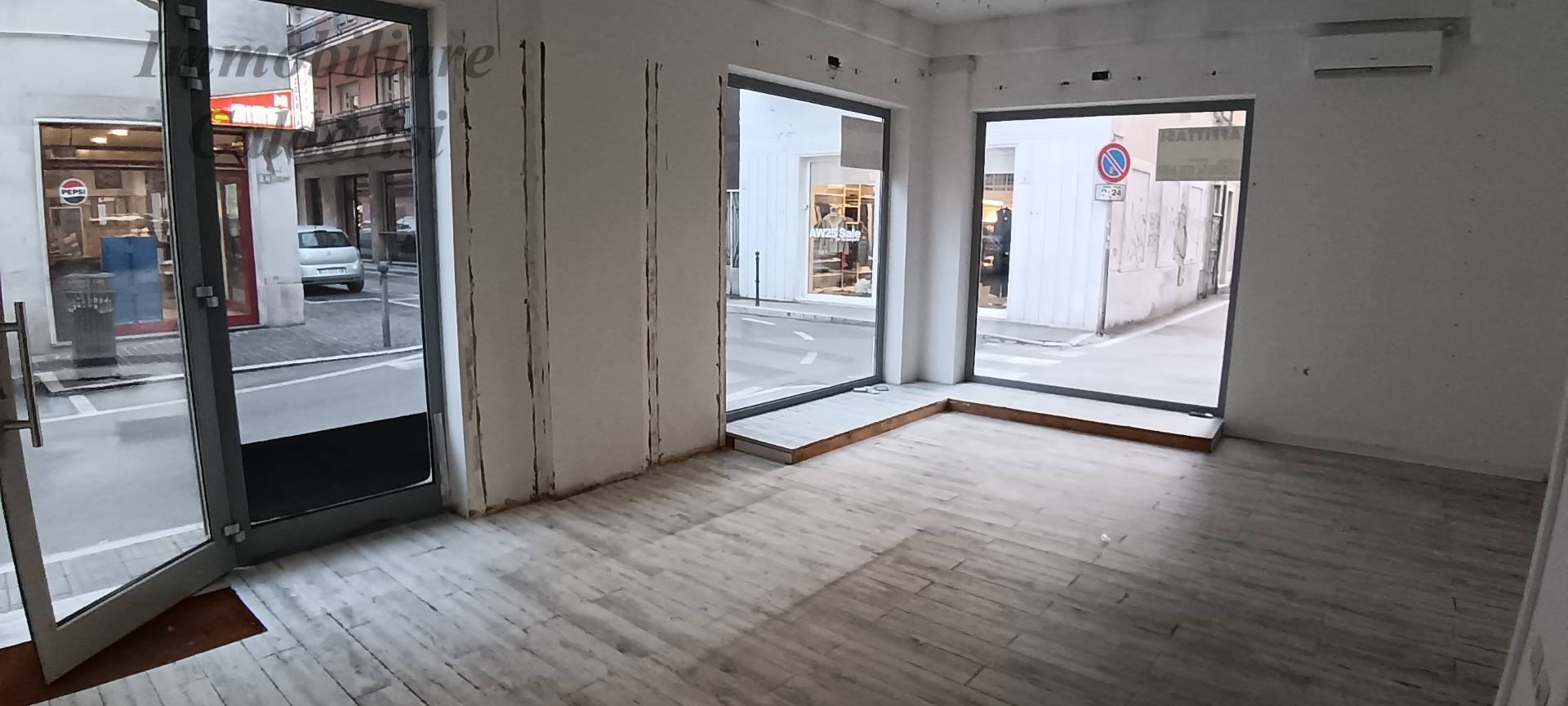 Locale commerciale in affitto a San Benedetto del Tronto, Centro