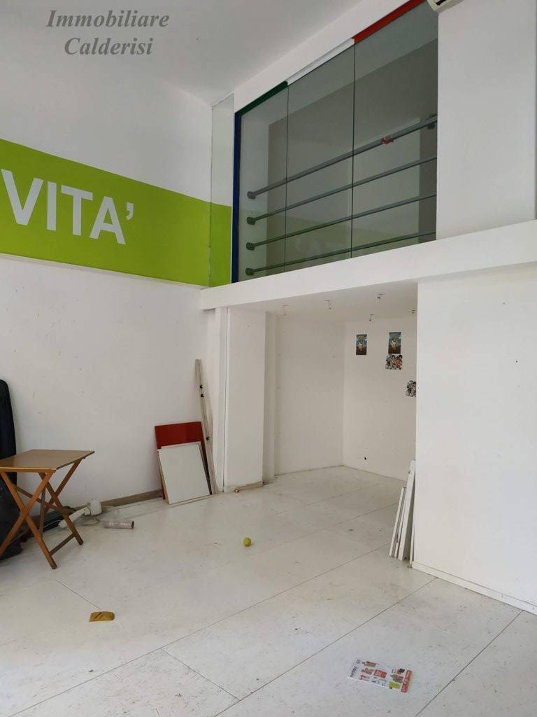 Locale commerciale in affitto a San Benedetto del Tronto, Centro