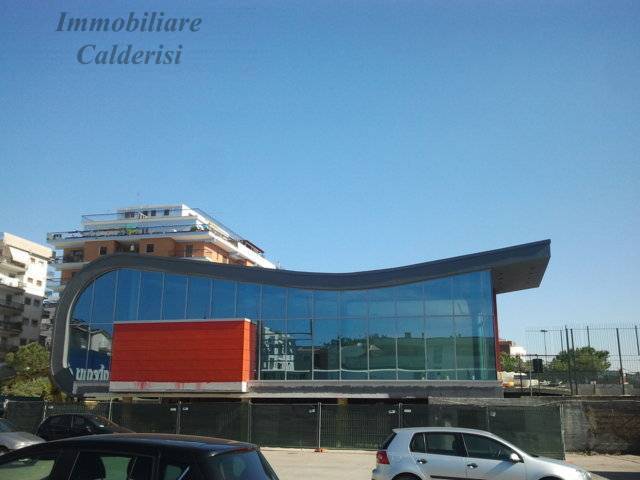 Locale commerciale in affitto a Grottammare, Ischia