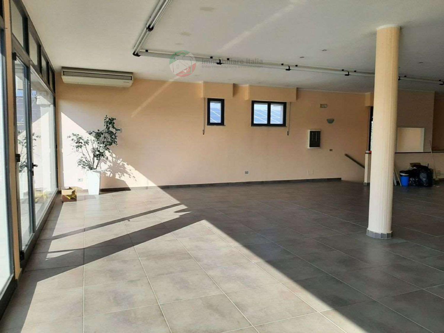 Locale commerciale in affitto a San Giovanni in Marignano