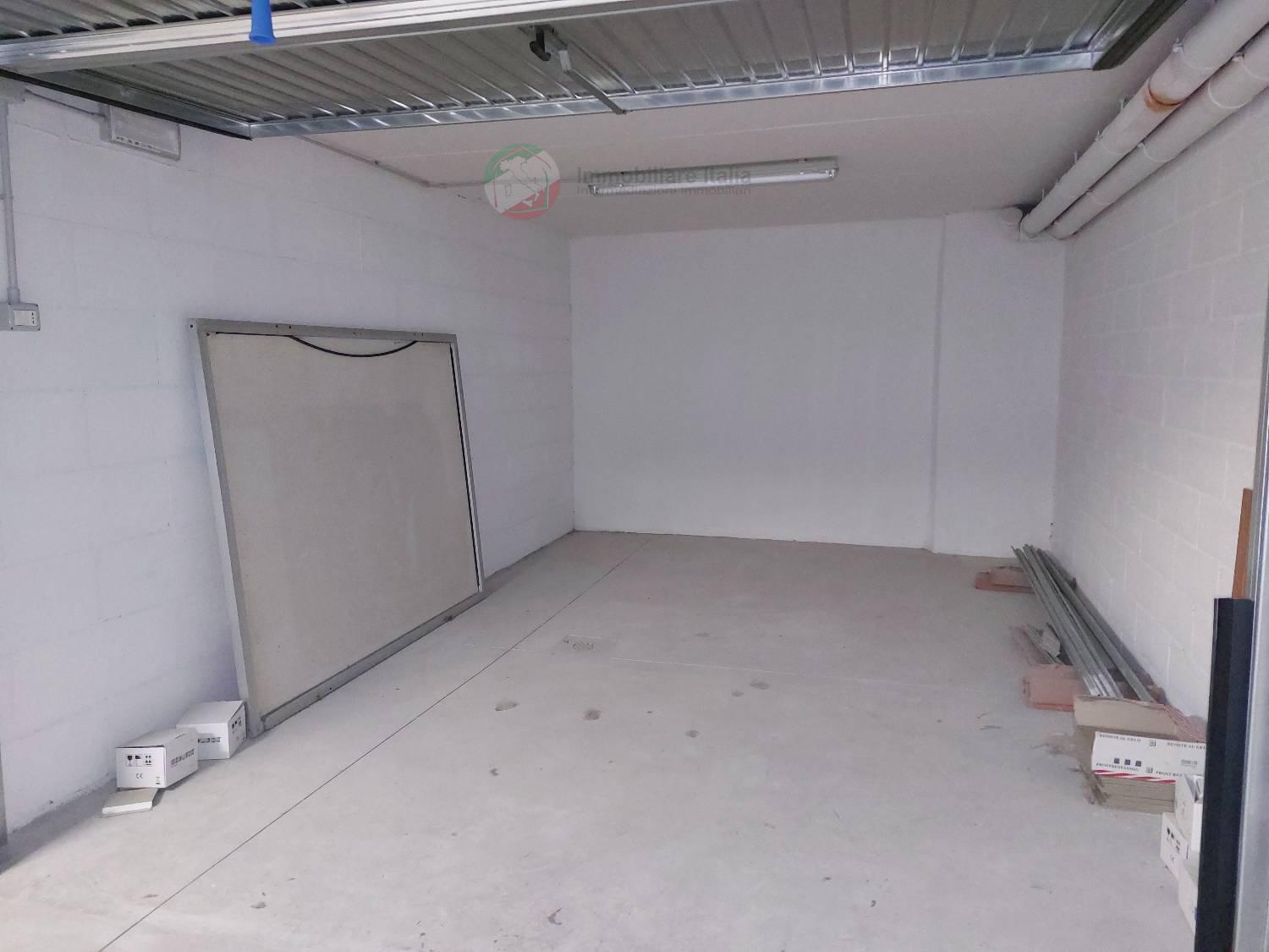 Box/Garage 24mq con box a Morciano di Romagna