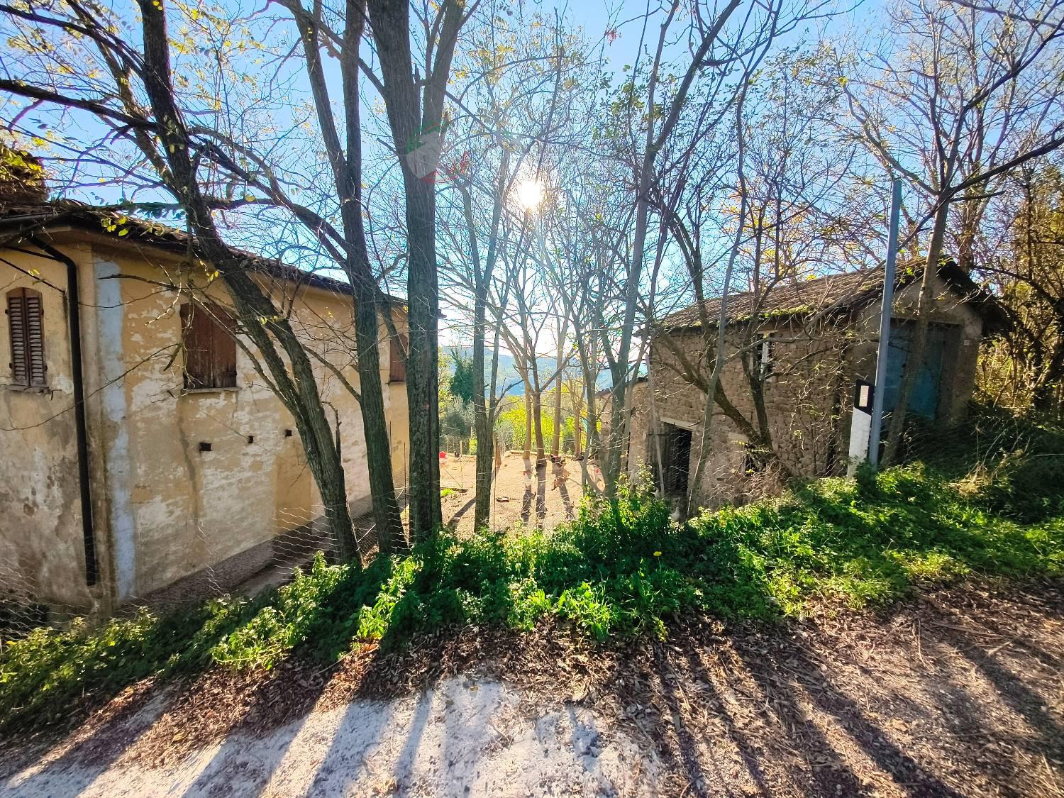 Rustico con giardino a Mercatino Conca