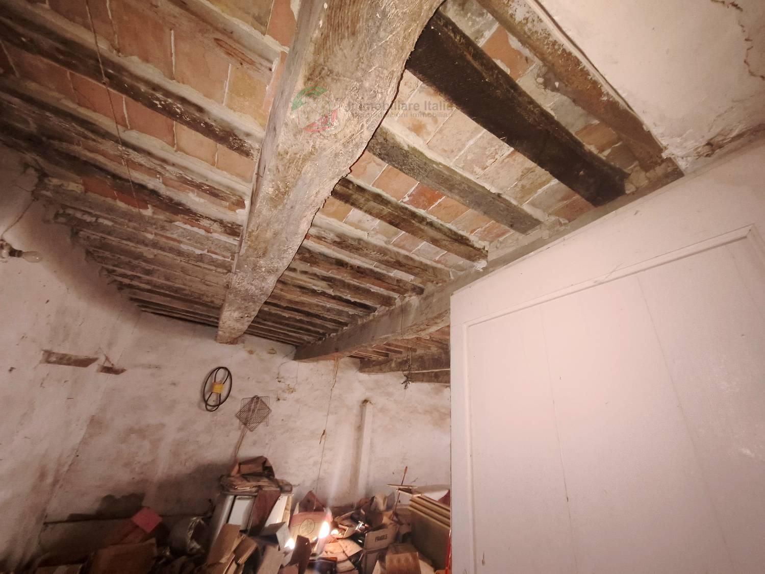 Rustico con giardino a Mercatino Conca