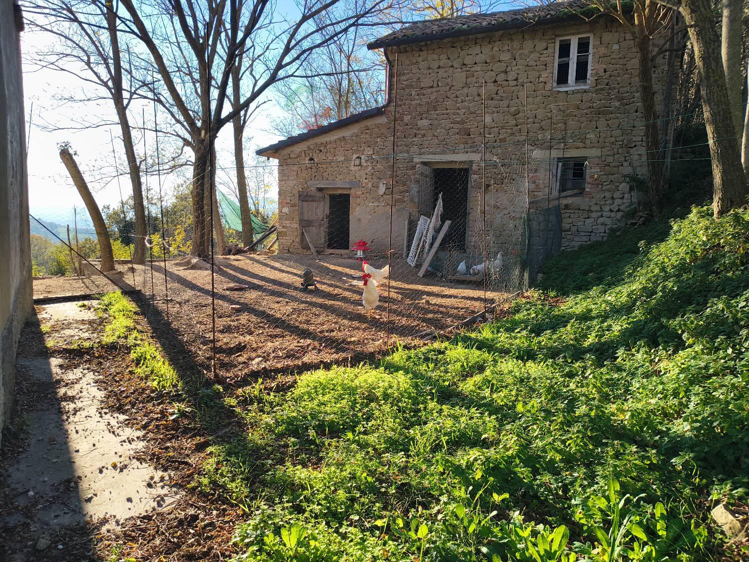 Rustico con giardino a Mercatino Conca