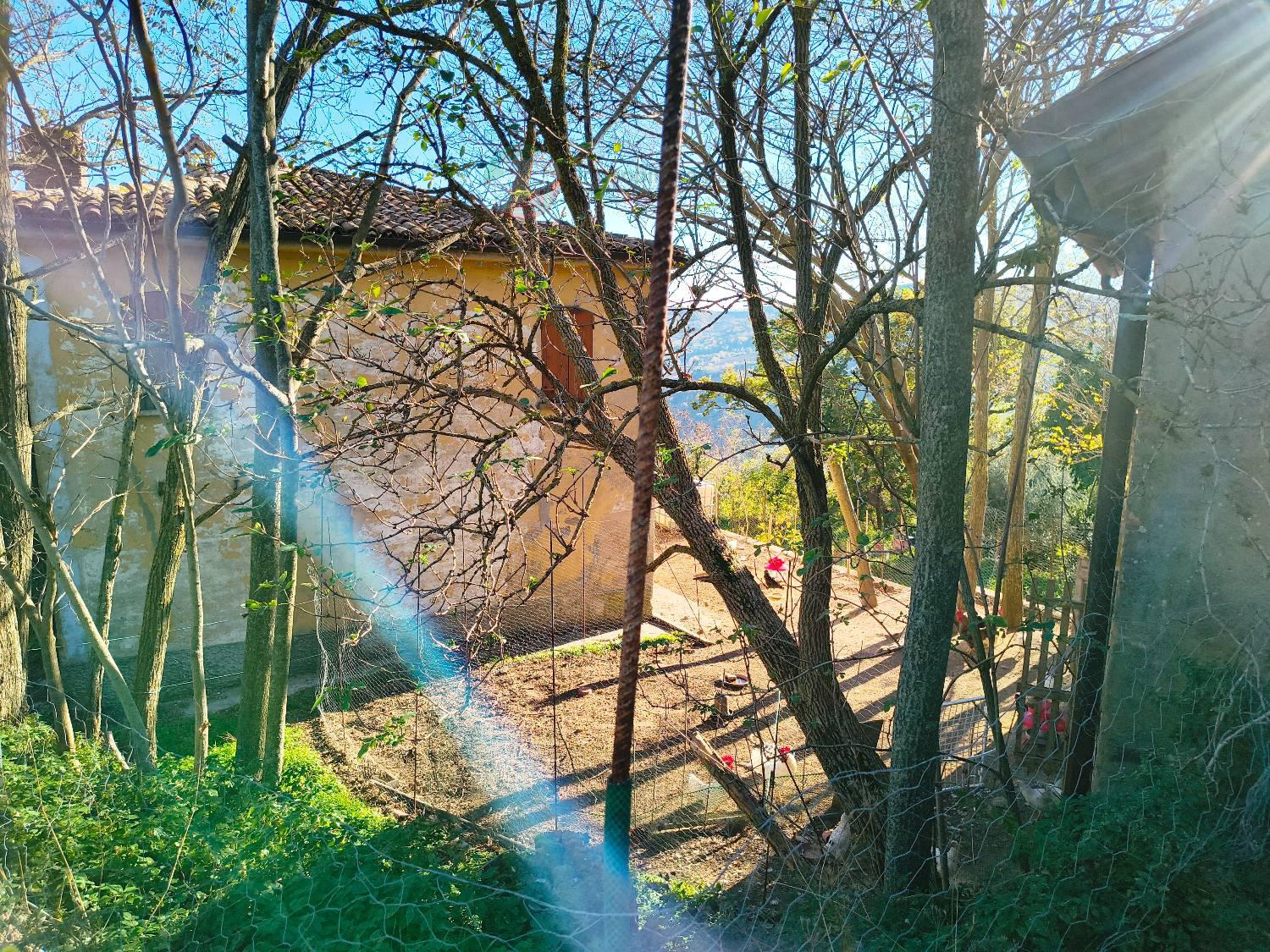 Rustico con giardino a Mercatino Conca