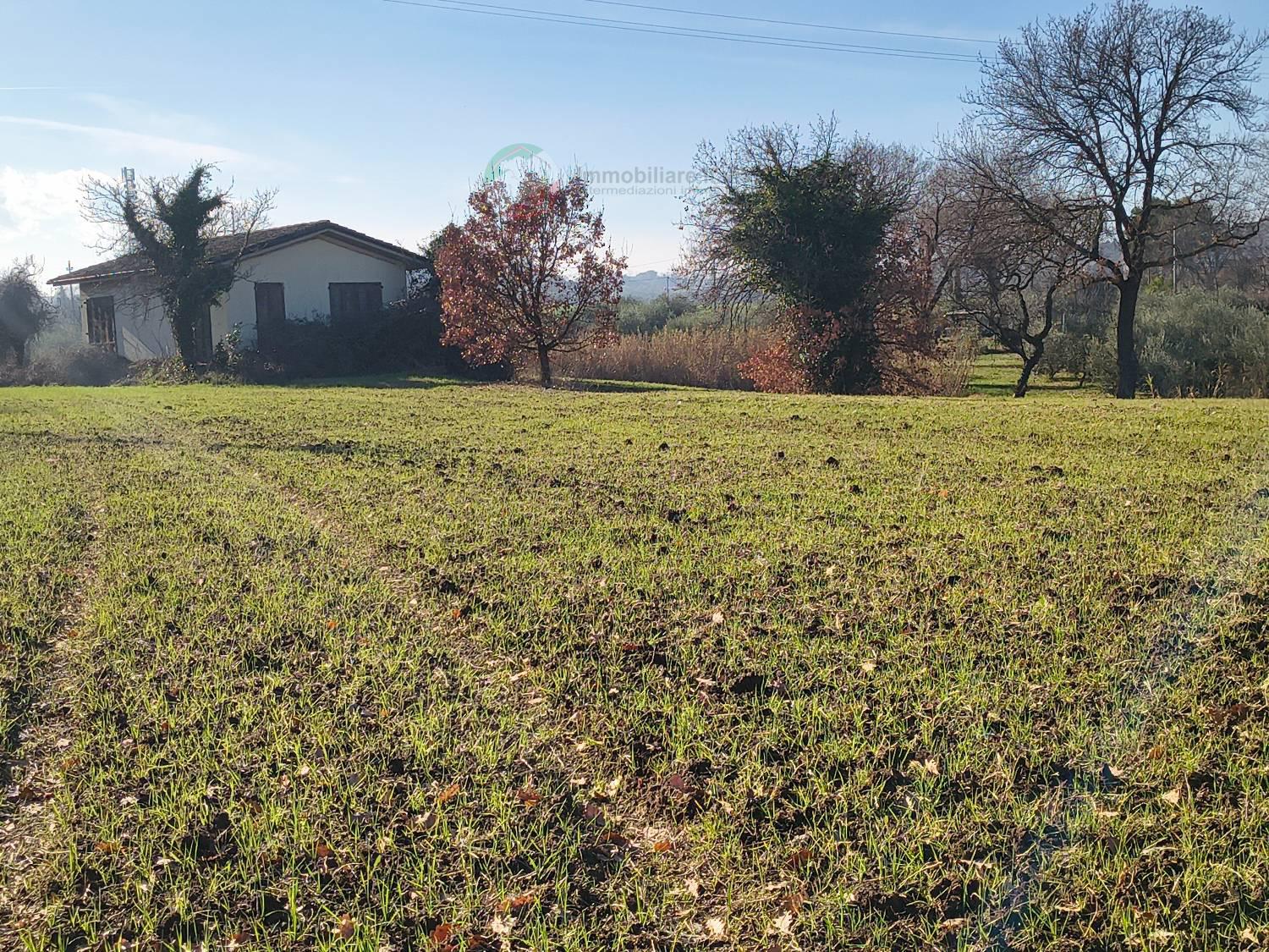 Terreno Agricolo con giardino a Riccione