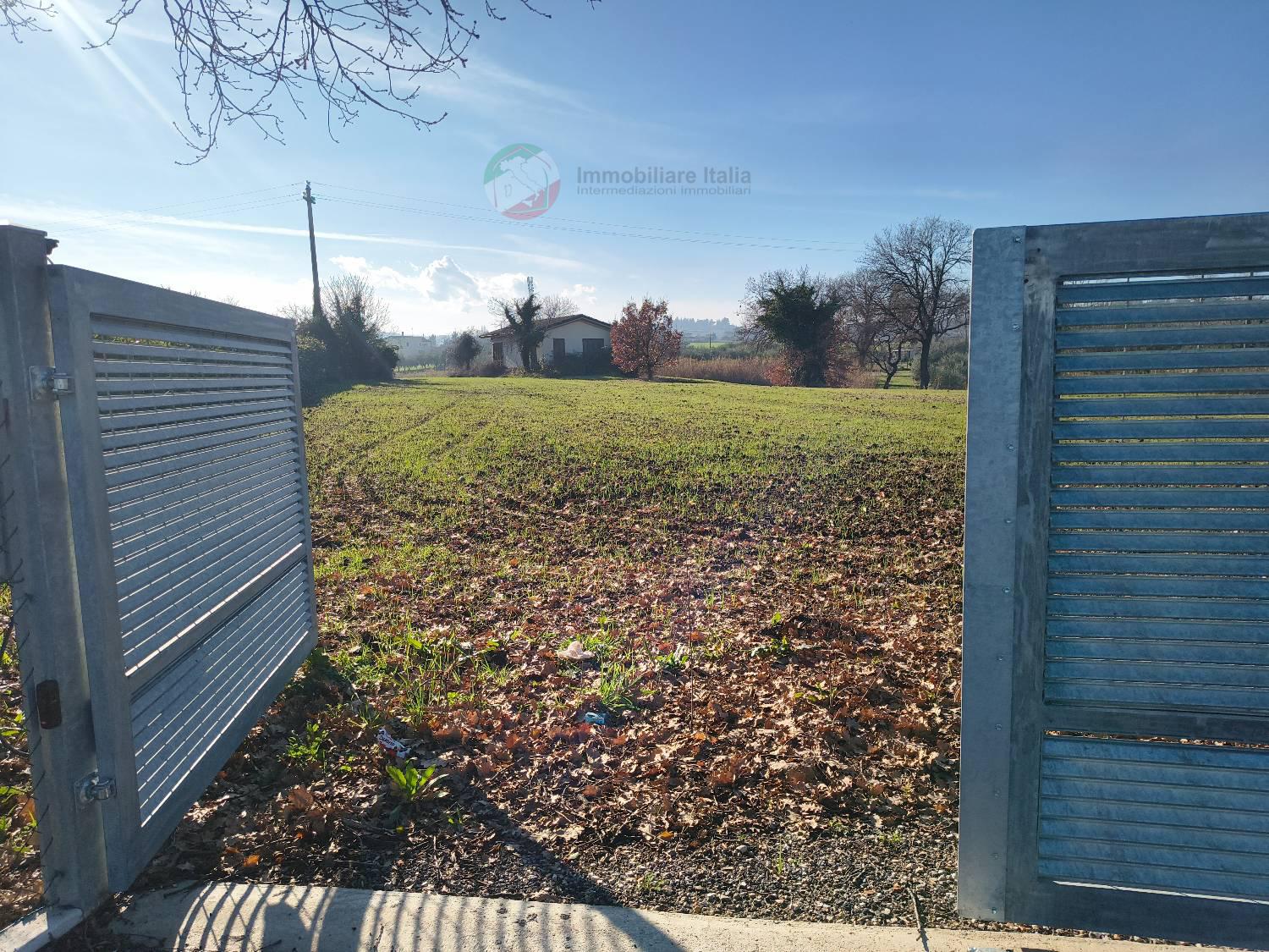 Terreno Agricolo con giardino a Riccione