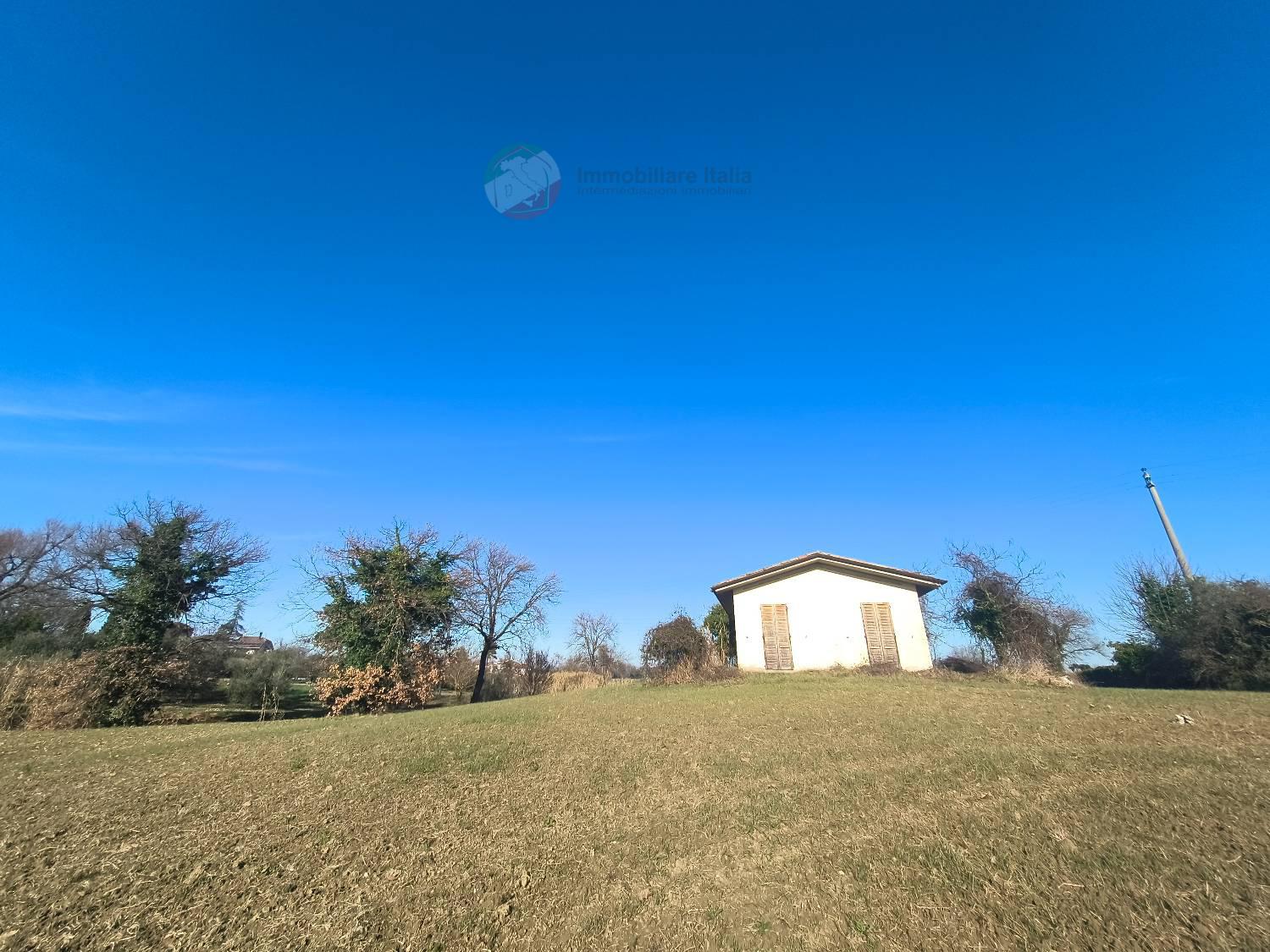 Terreno Agricolo con giardino a Riccione