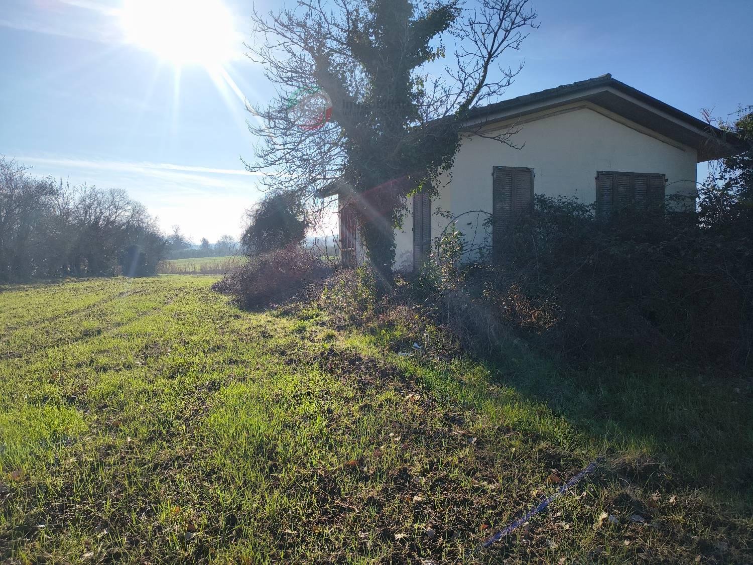Terreno Agricolo con giardino a Riccione
