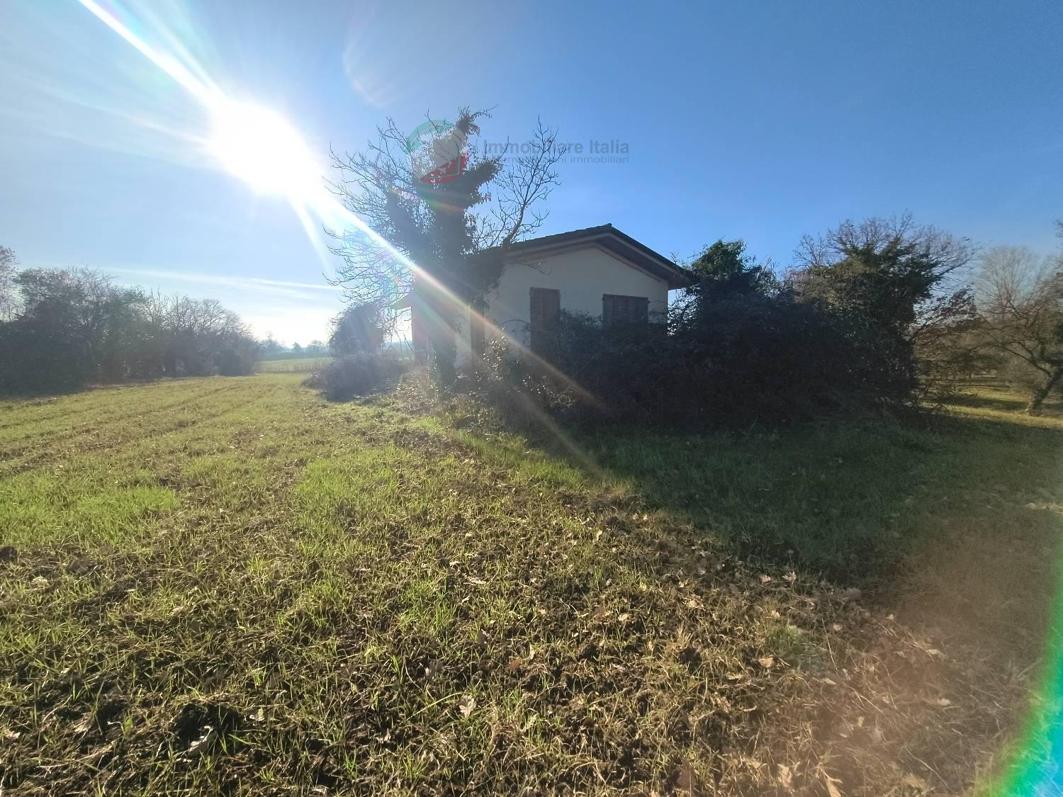 Terreno Agricolo con giardino a Riccione