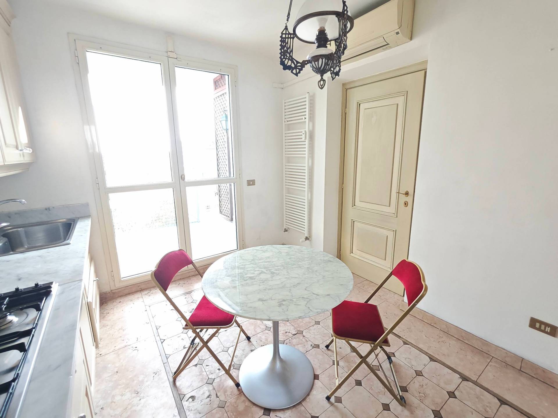 Appartamento in vendita a Milano, De Angeli