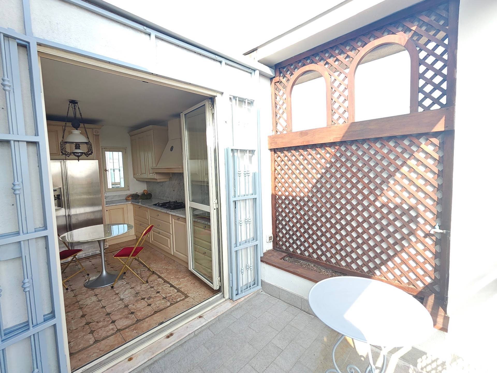 Appartamento in vendita a Milano, De Angeli