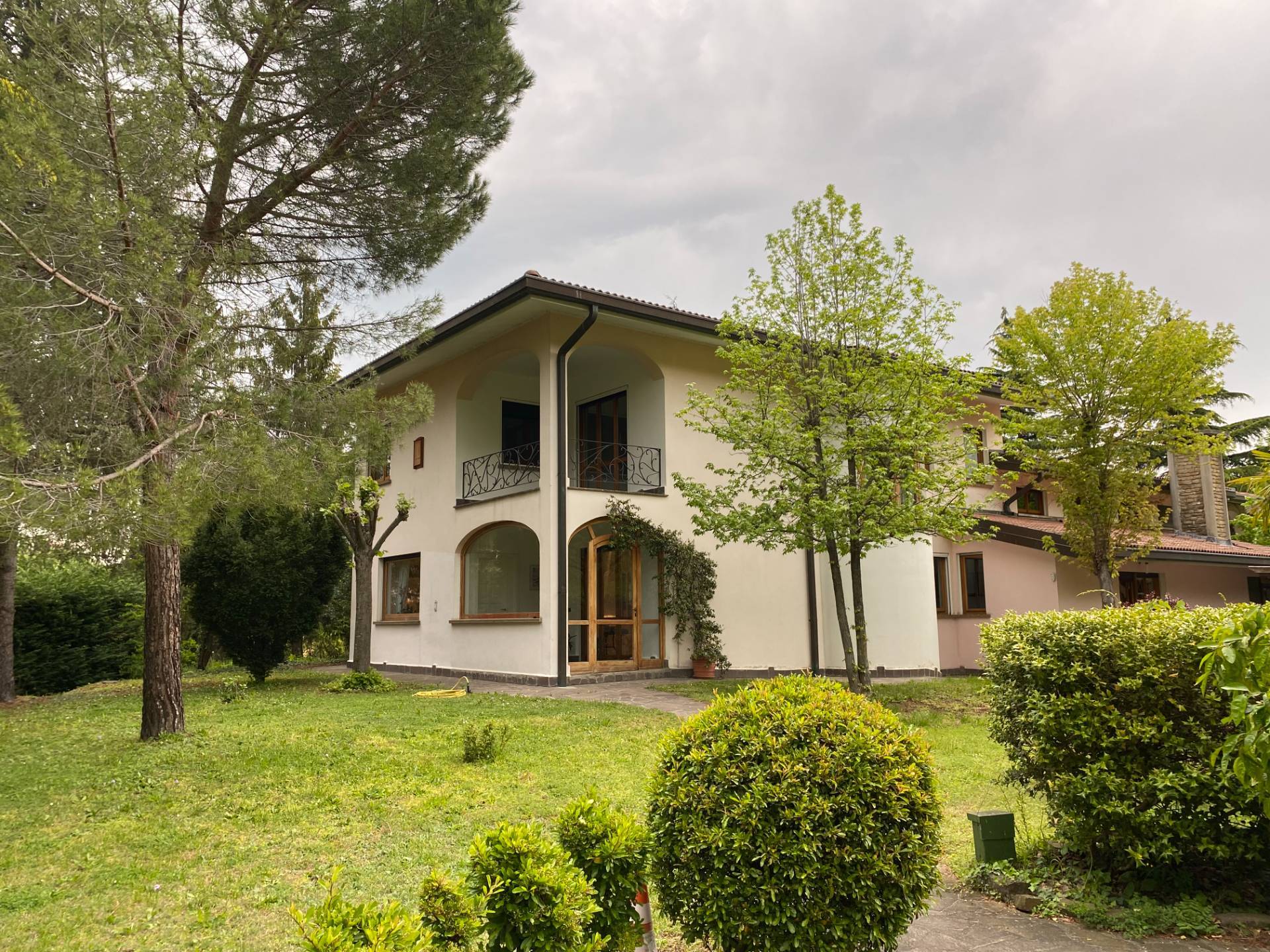 Villa con terrazzo a Cairo Montenotte