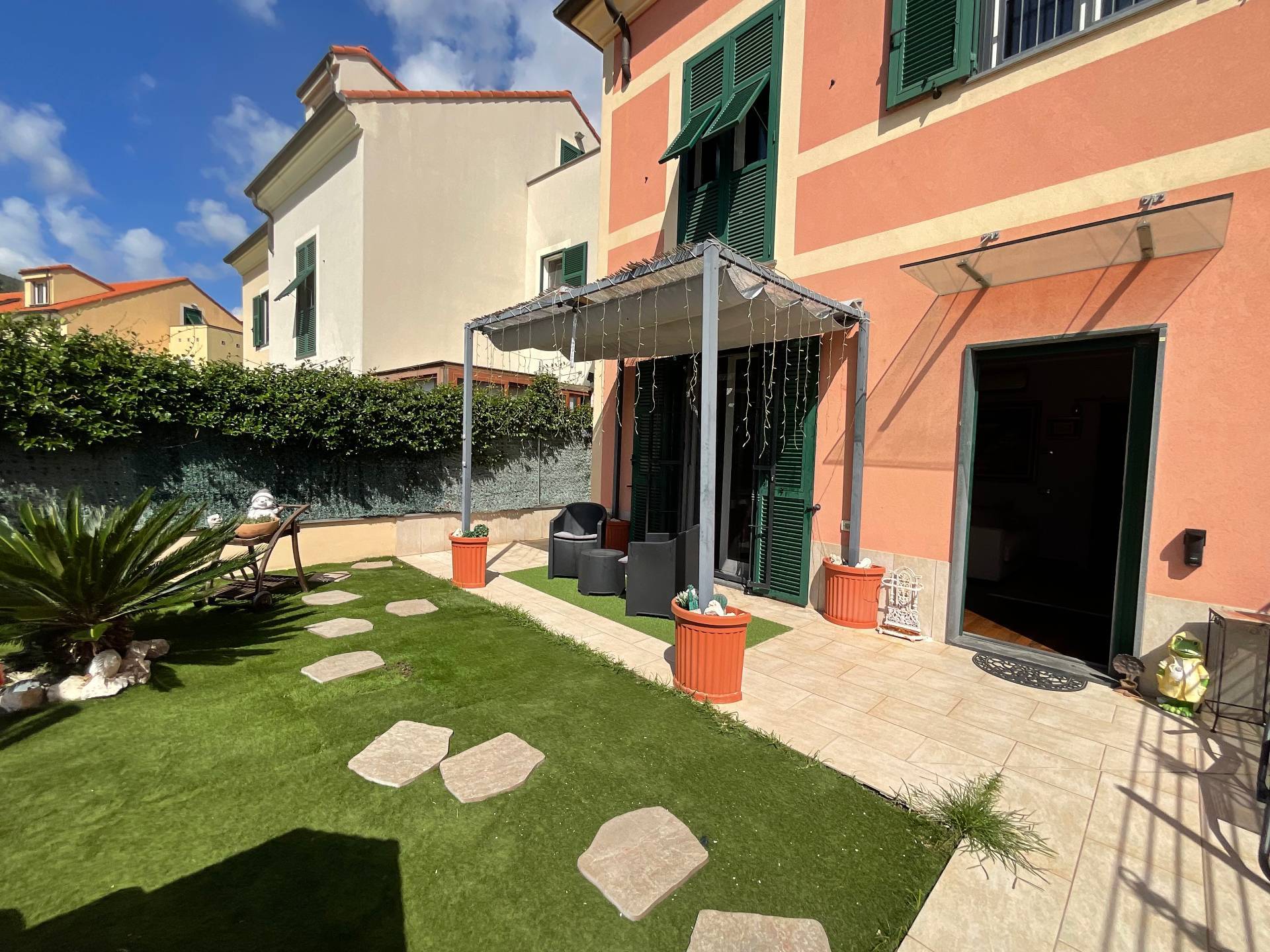 Villette a schiera in vendita a Albisola Superiore