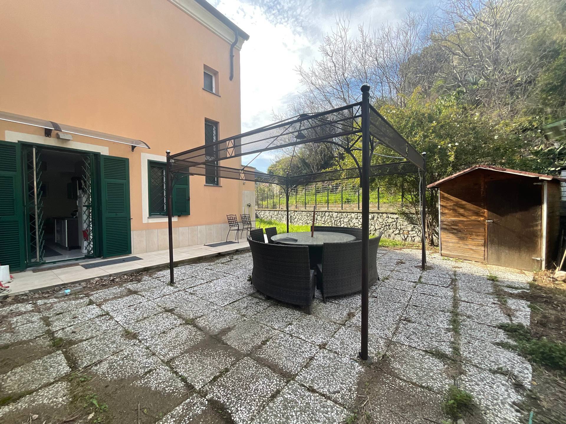 Villette a schiera in affitto a Albisola Superiore