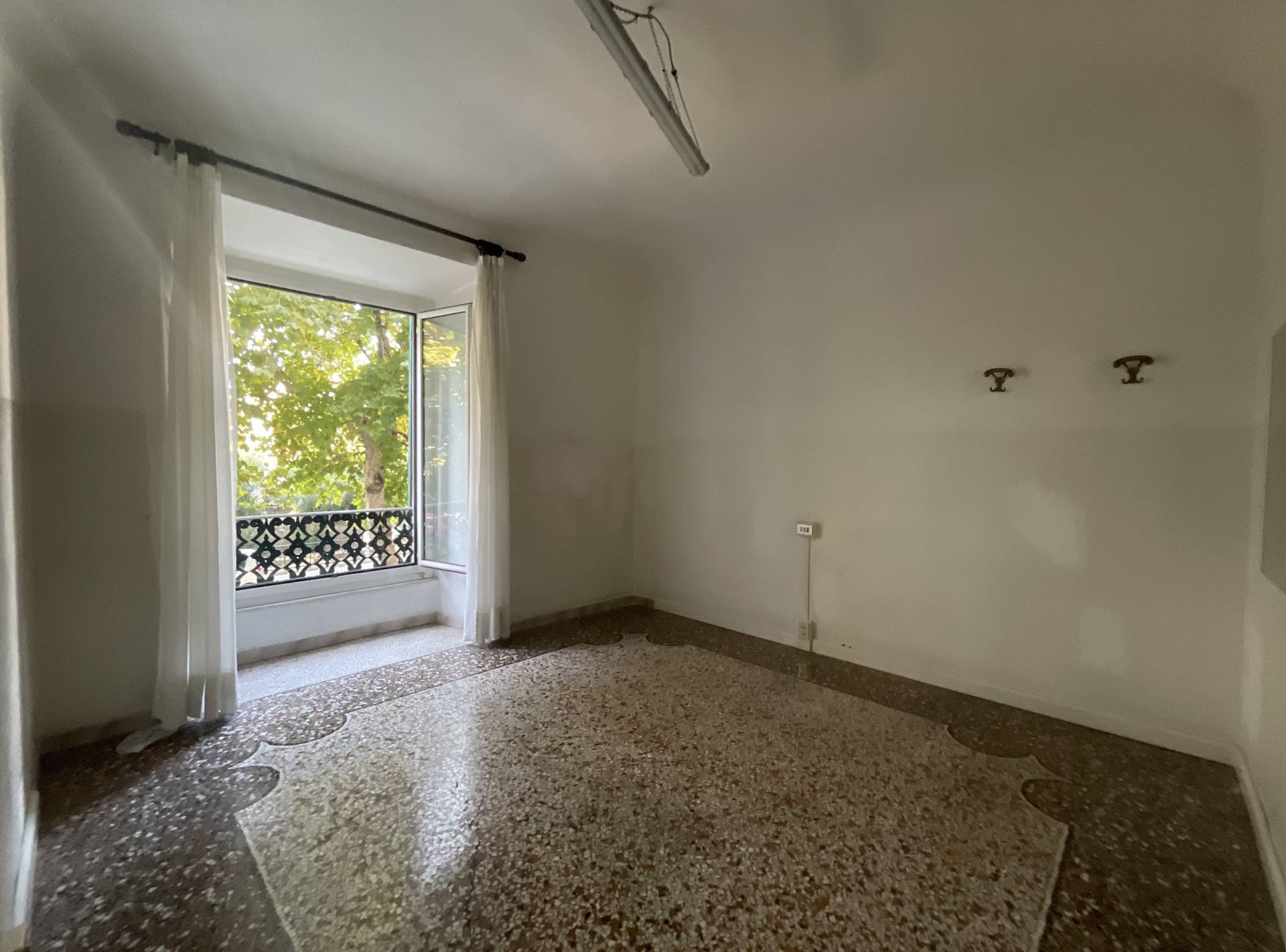 Appartamento in vendita a Savona, Centro