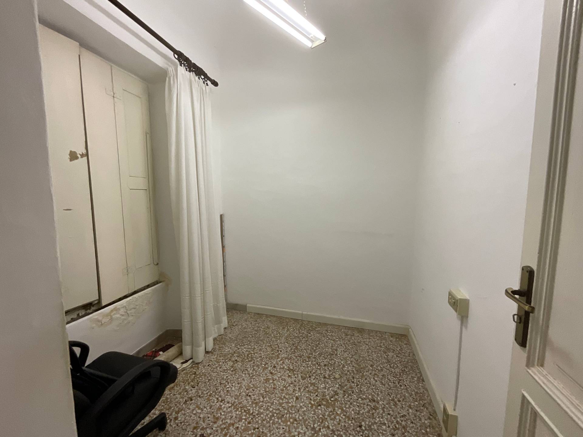 Appartamento in vendita a Savona, Centro