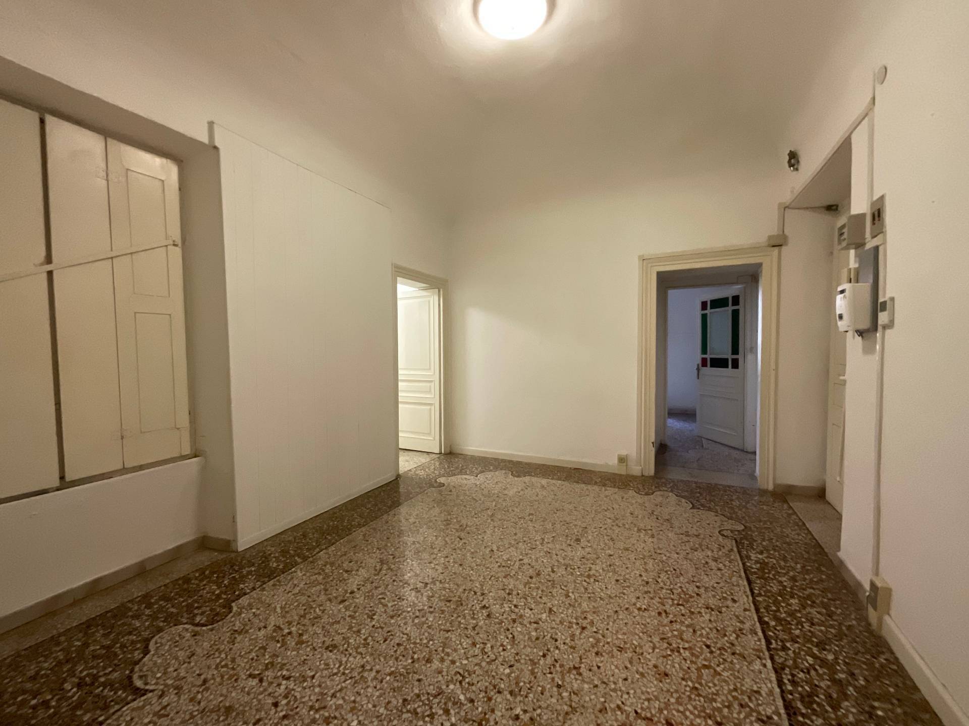 Appartamento in vendita a Savona, Centro