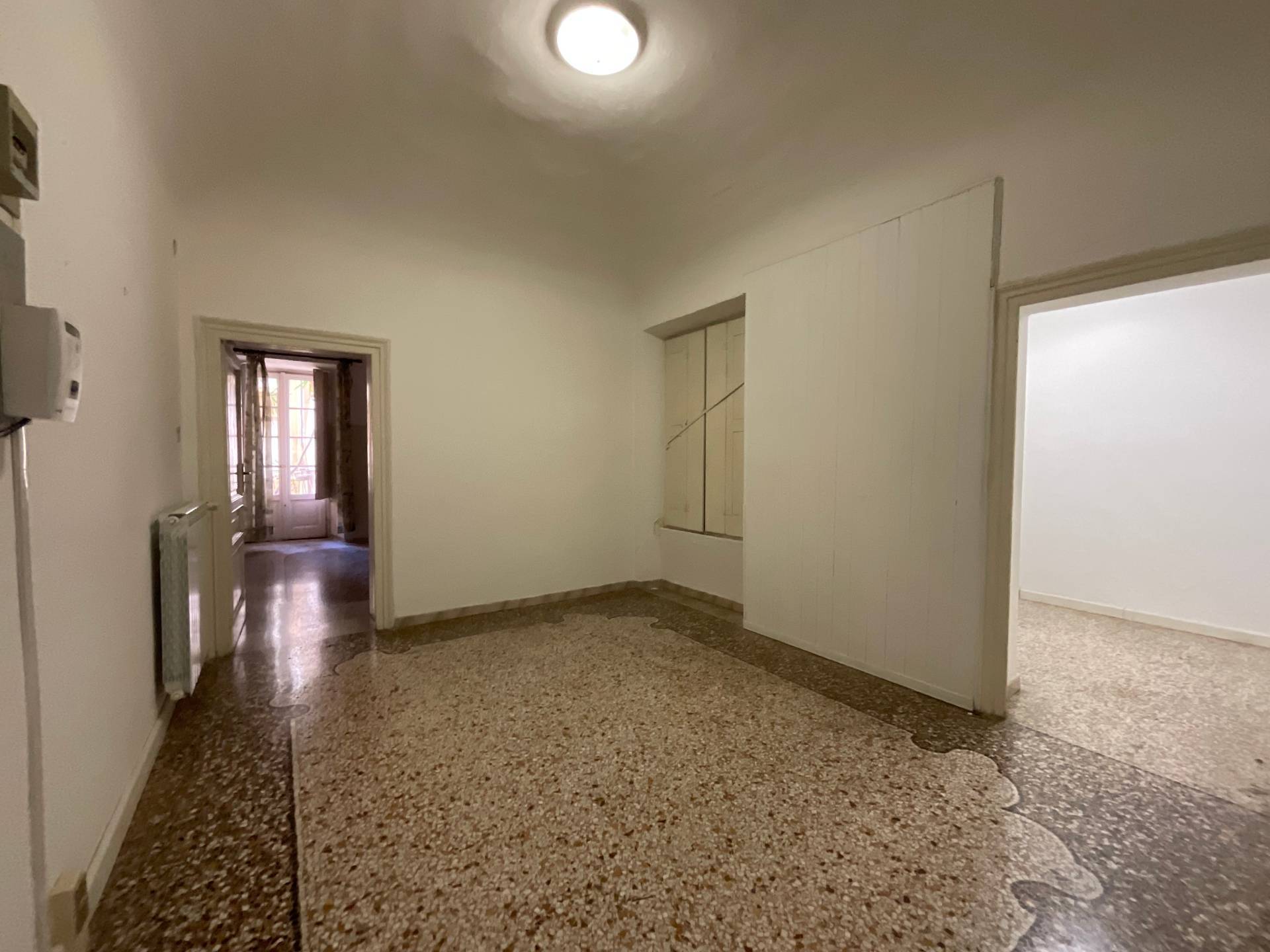 Appartamento in vendita a Savona, Centro