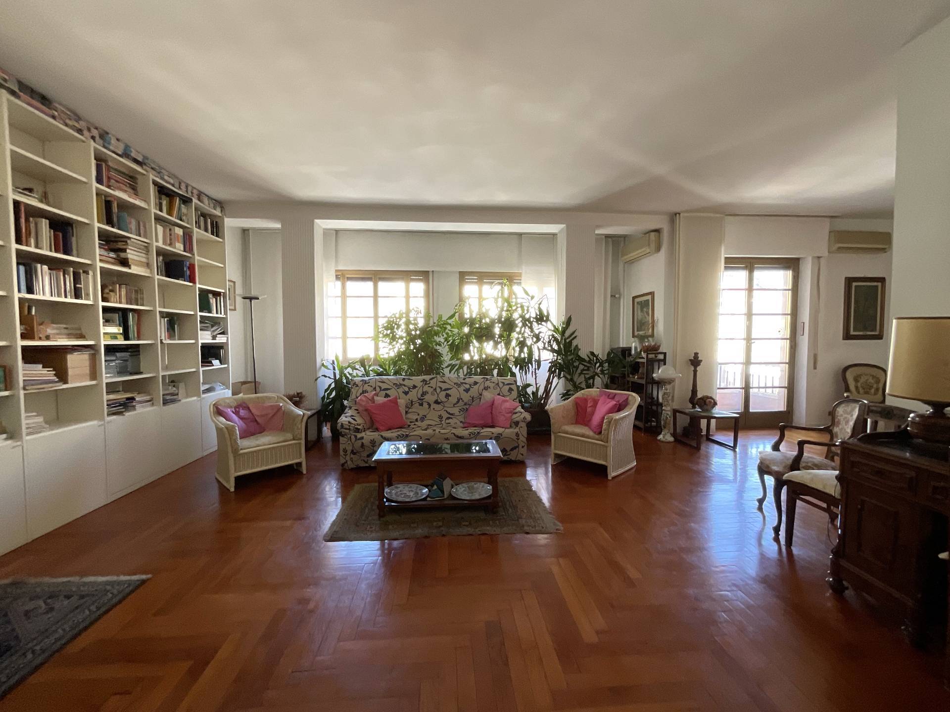 Appartamento in vendita a Savona, Centro