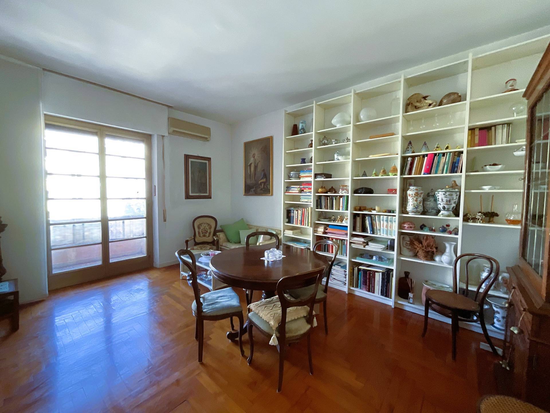 Appartamento in vendita a Savona, Centro