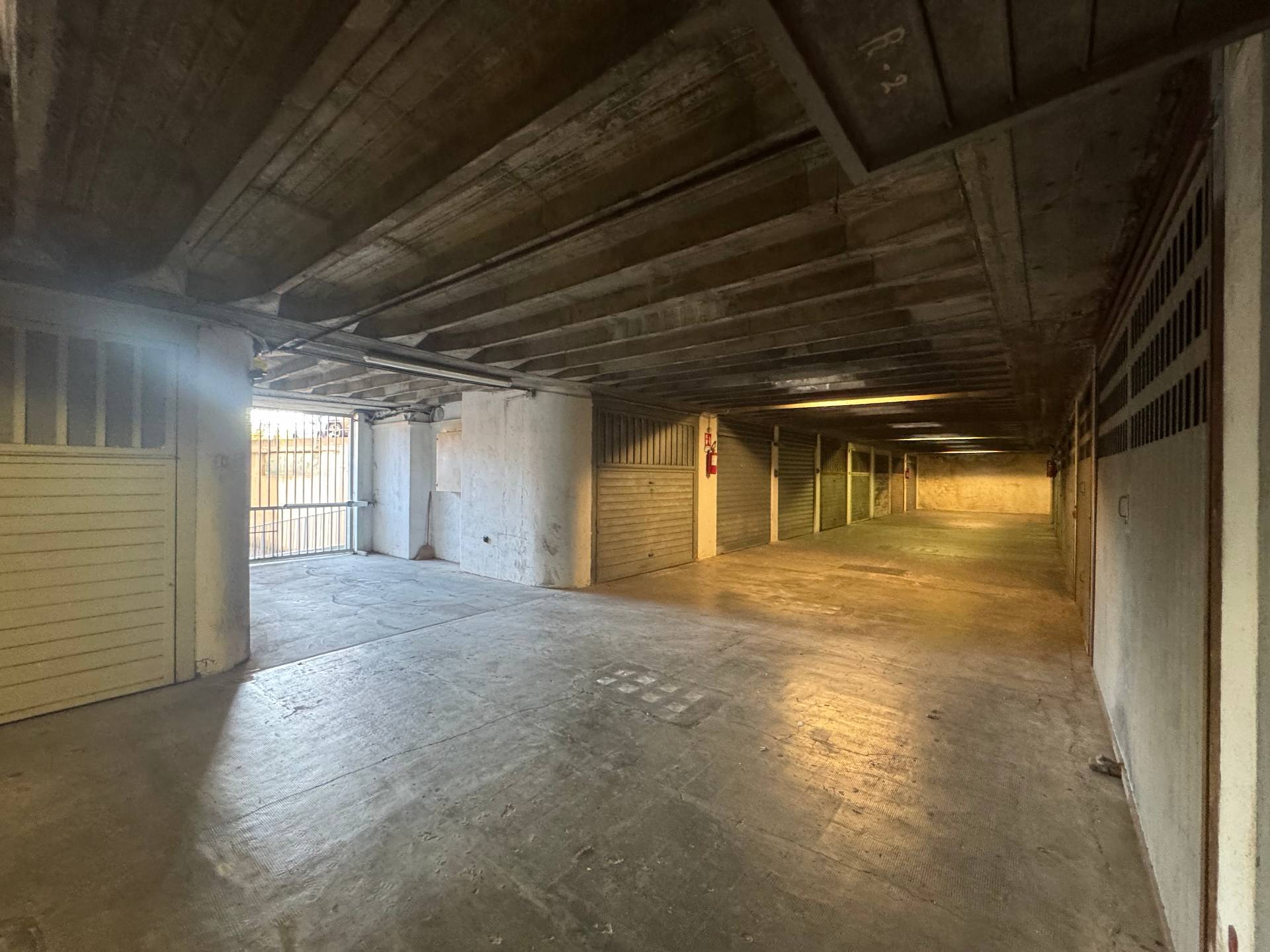 Box o garage in vendita a Savona, Oltreletimbro