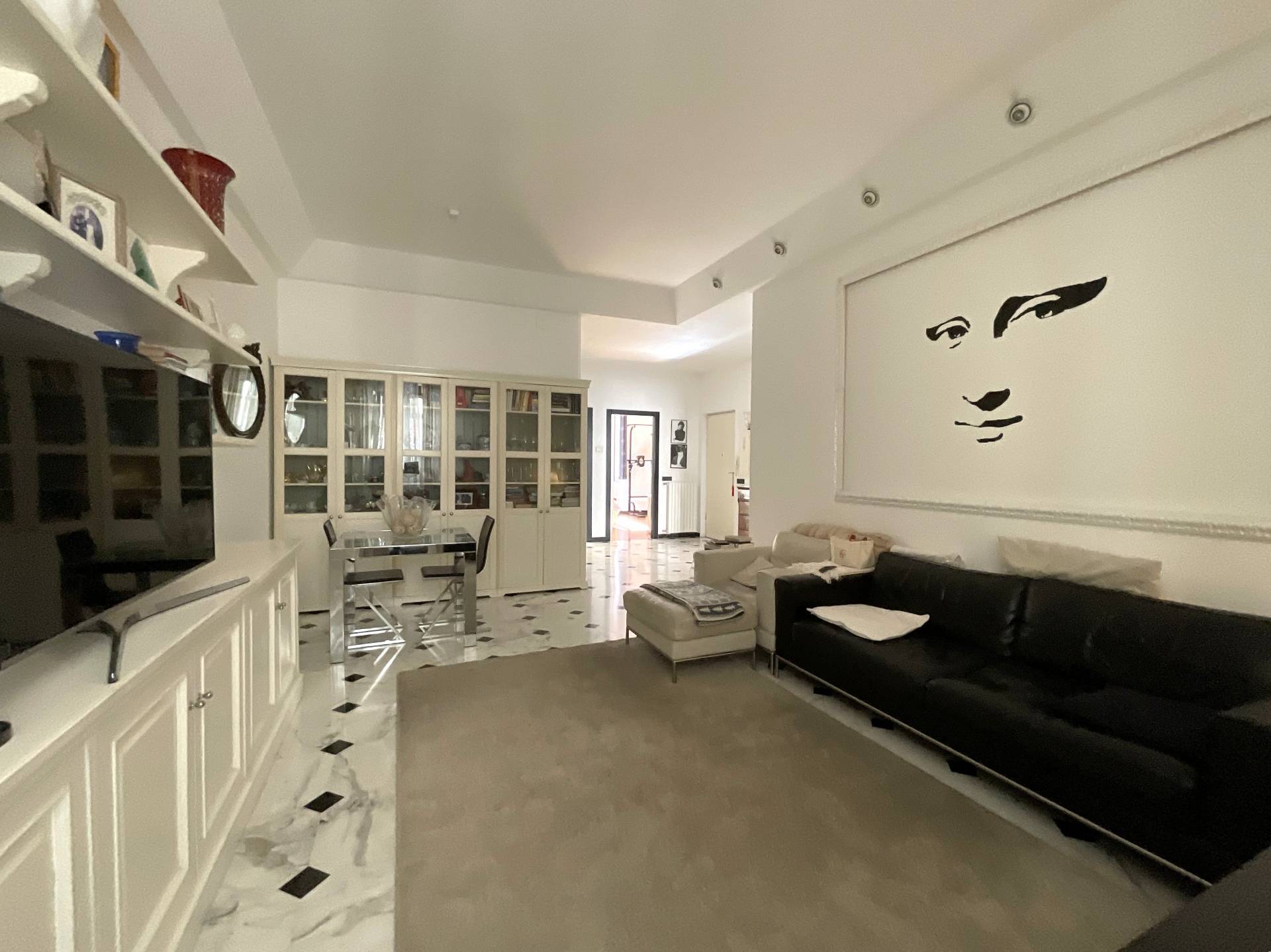 Appartamento in vendita a Savona, Centro