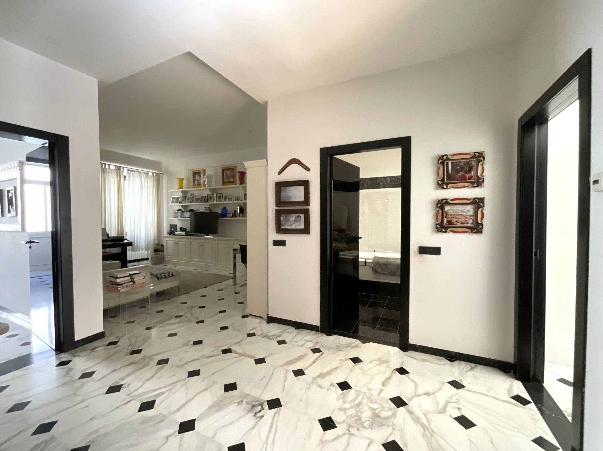 Appartamento in vendita a Savona, Centro