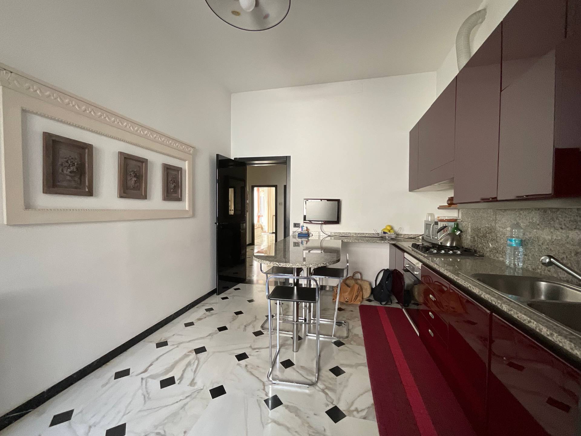 Appartamento in vendita a Savona, Centro