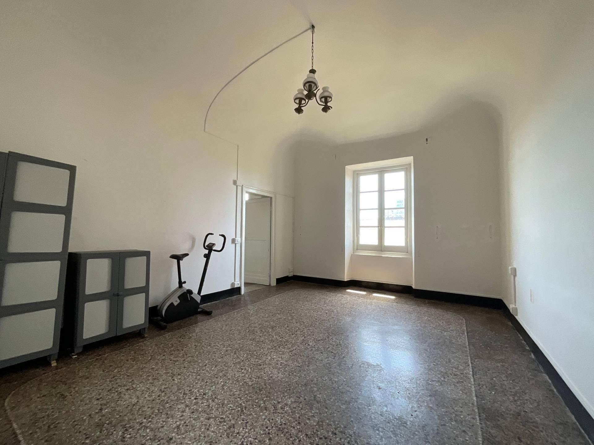 Appartamento in vendita a Savona, Centro