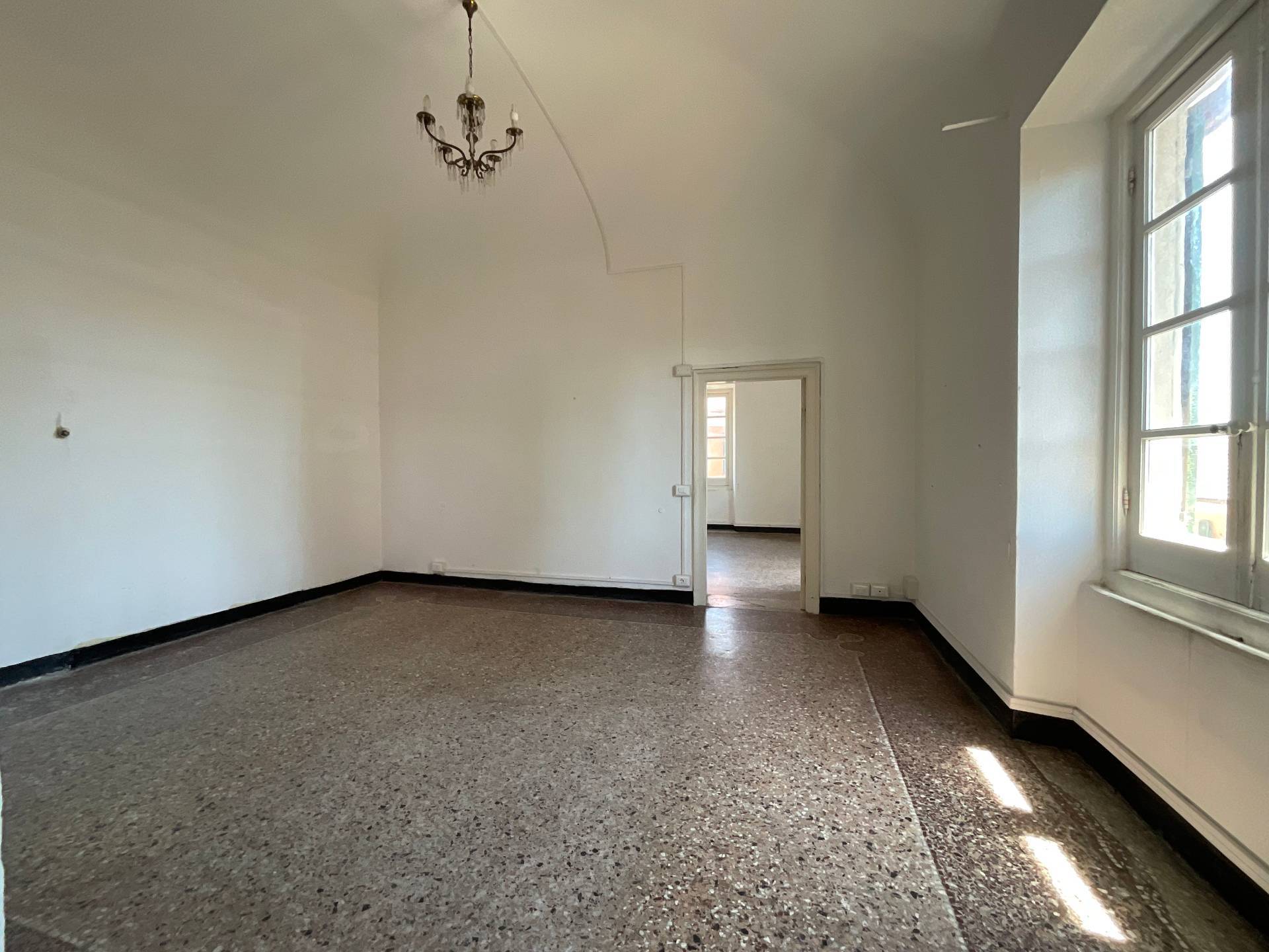 Appartamento in vendita a Savona, Centro