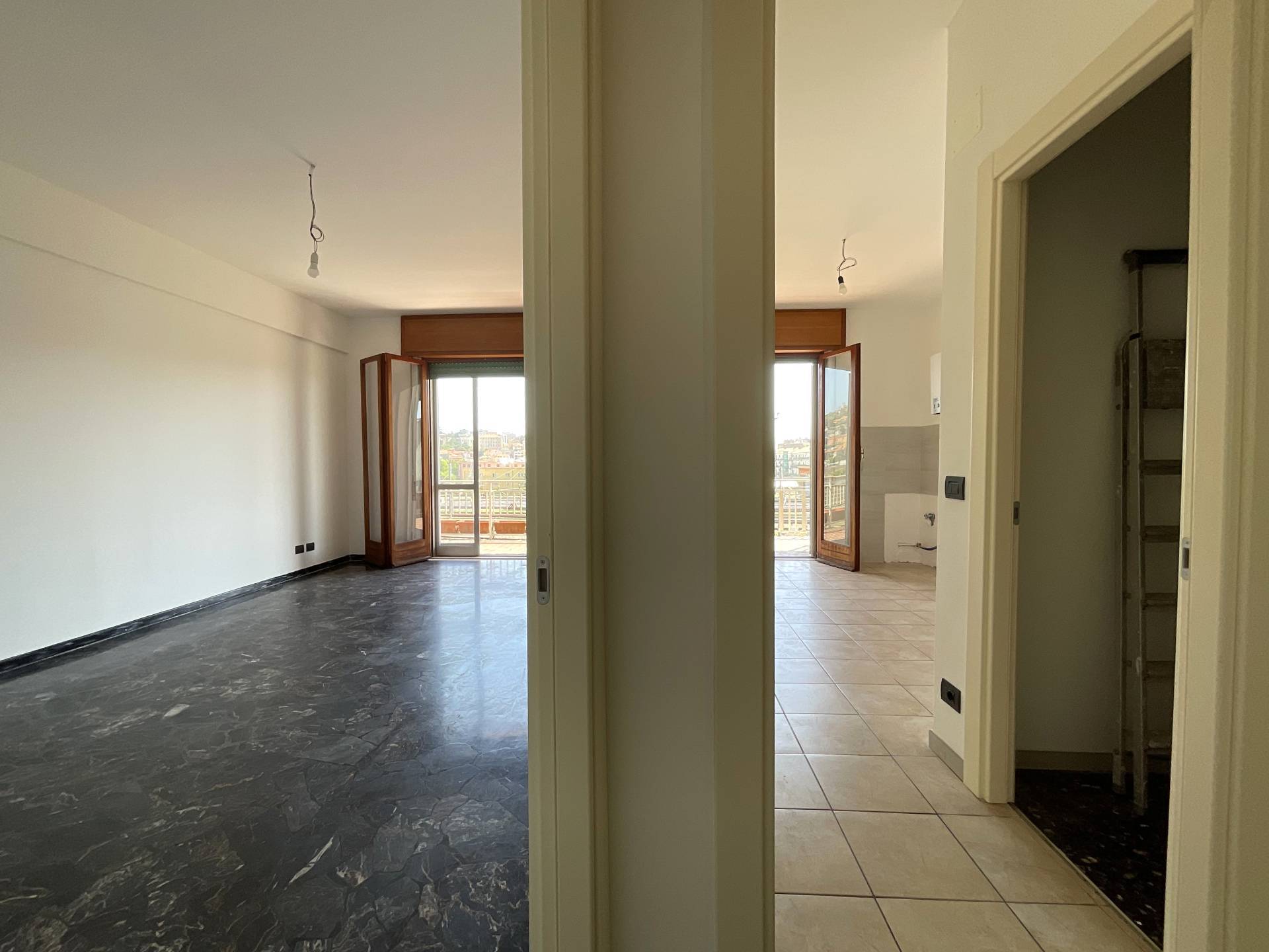 Appartamento in vendita a Savona, Mongrifone