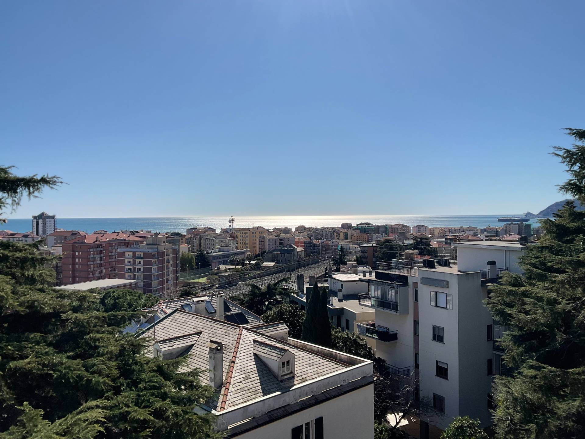 porzione di villa in vendita a Savona, Mongrifone