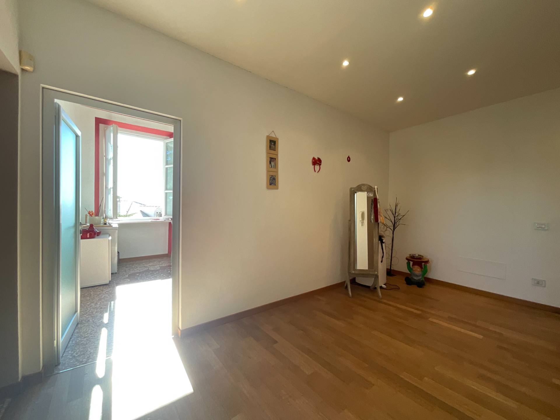 porzione di villa in vendita a Savona, Mongrifone