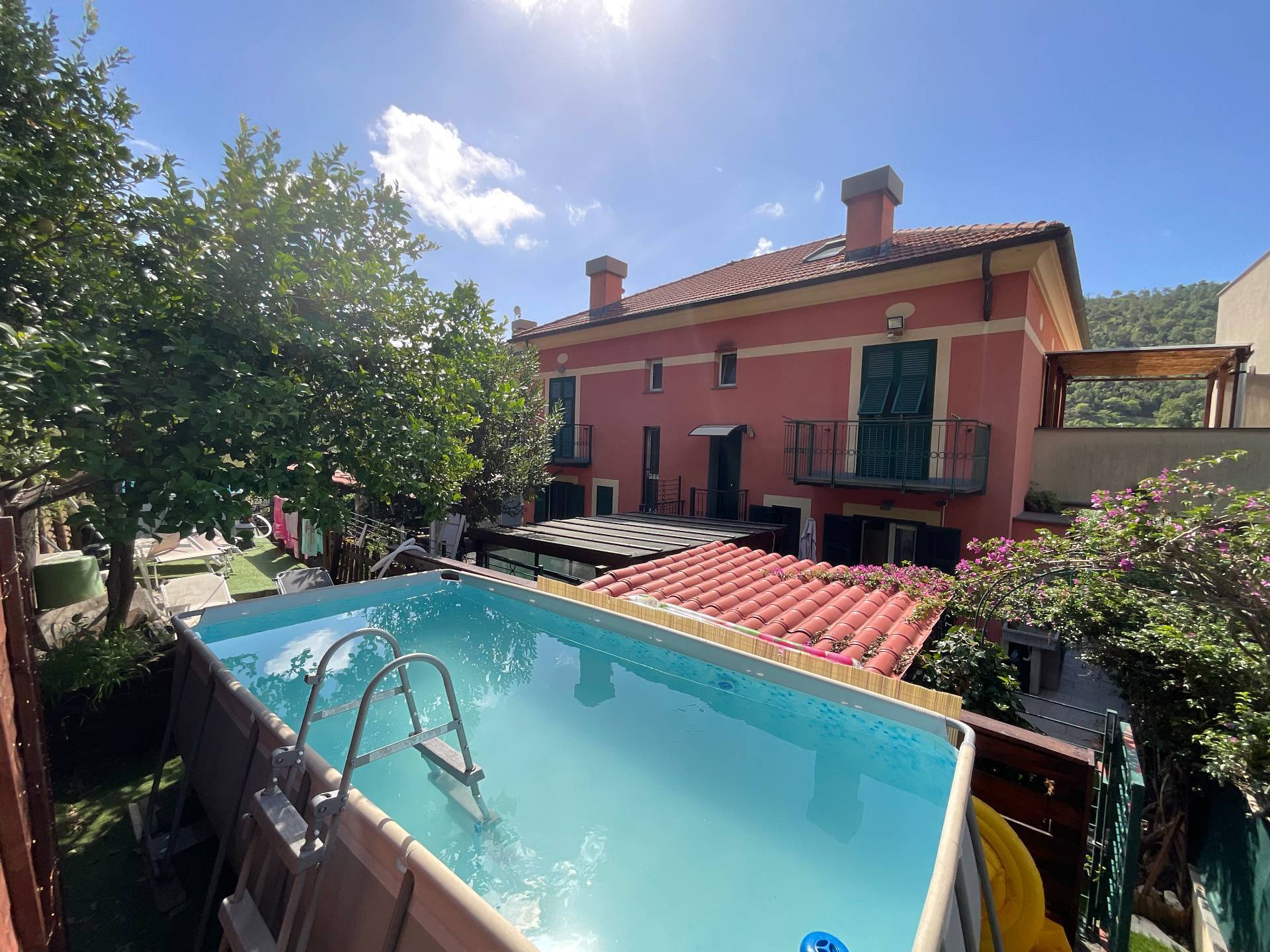 Villette a schiera in vendita a Albisola Superiore