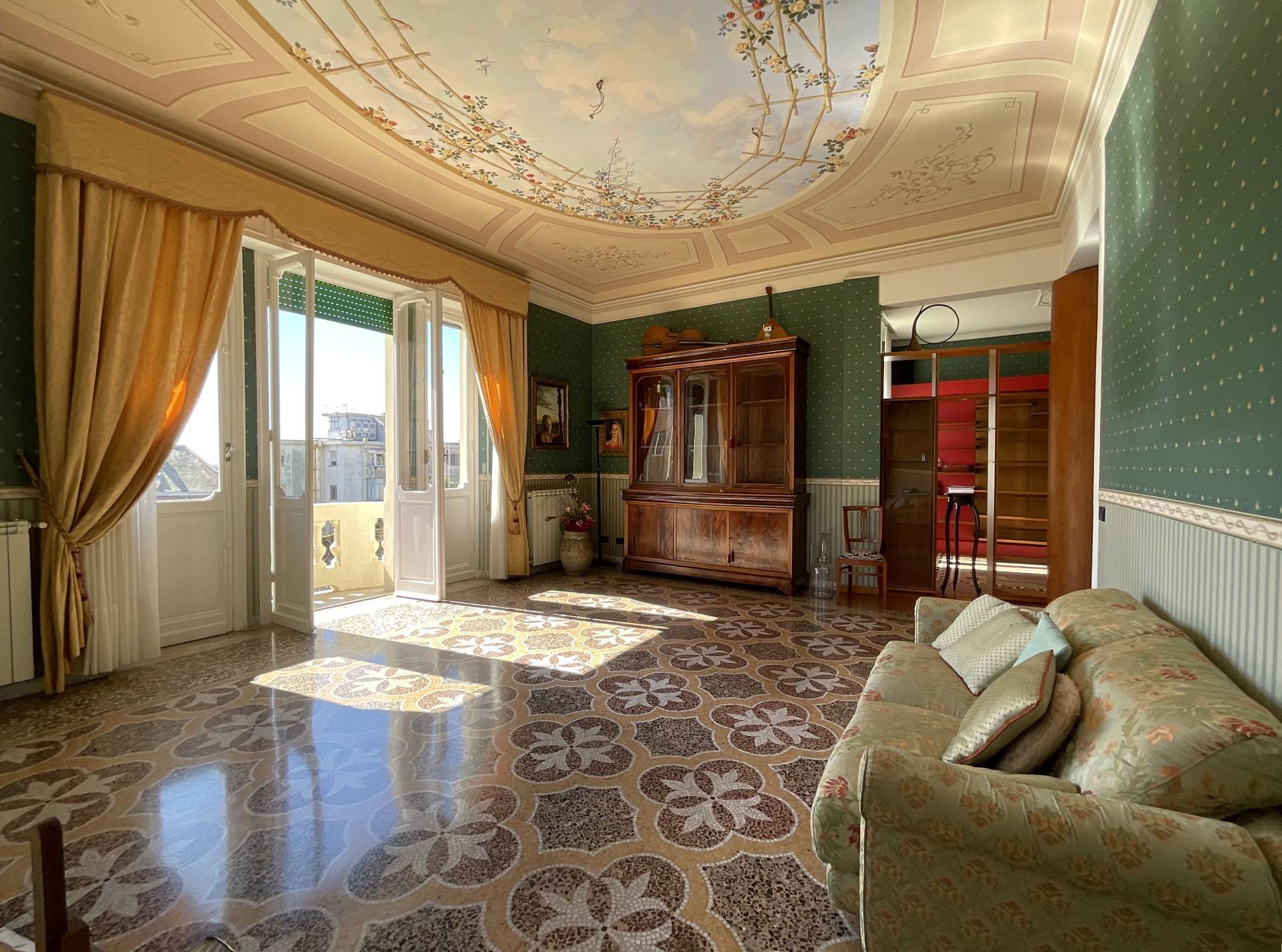 Appartamento in vendita a Savona, Centro