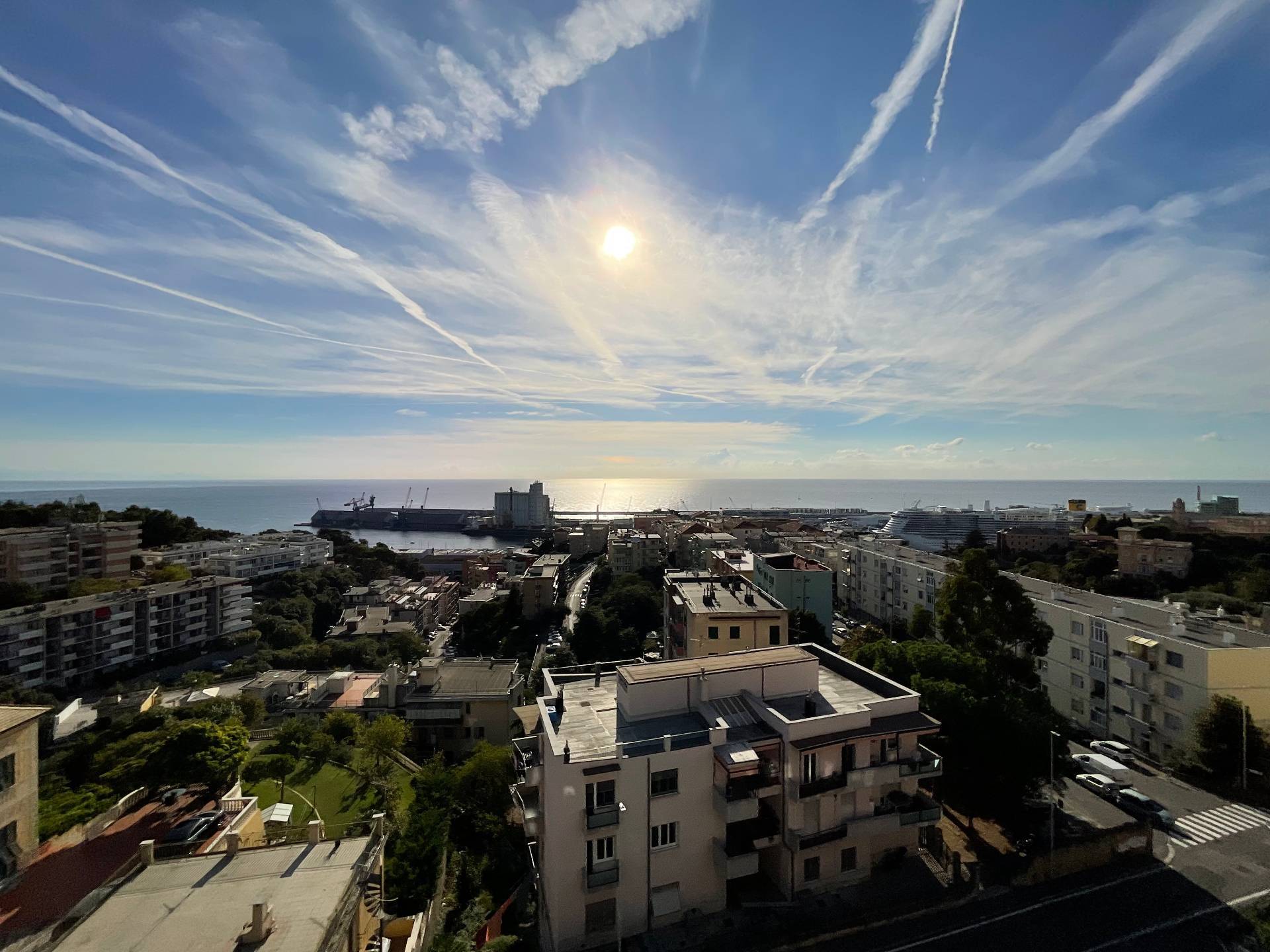Appartamento in vendita a Savona, Valloria