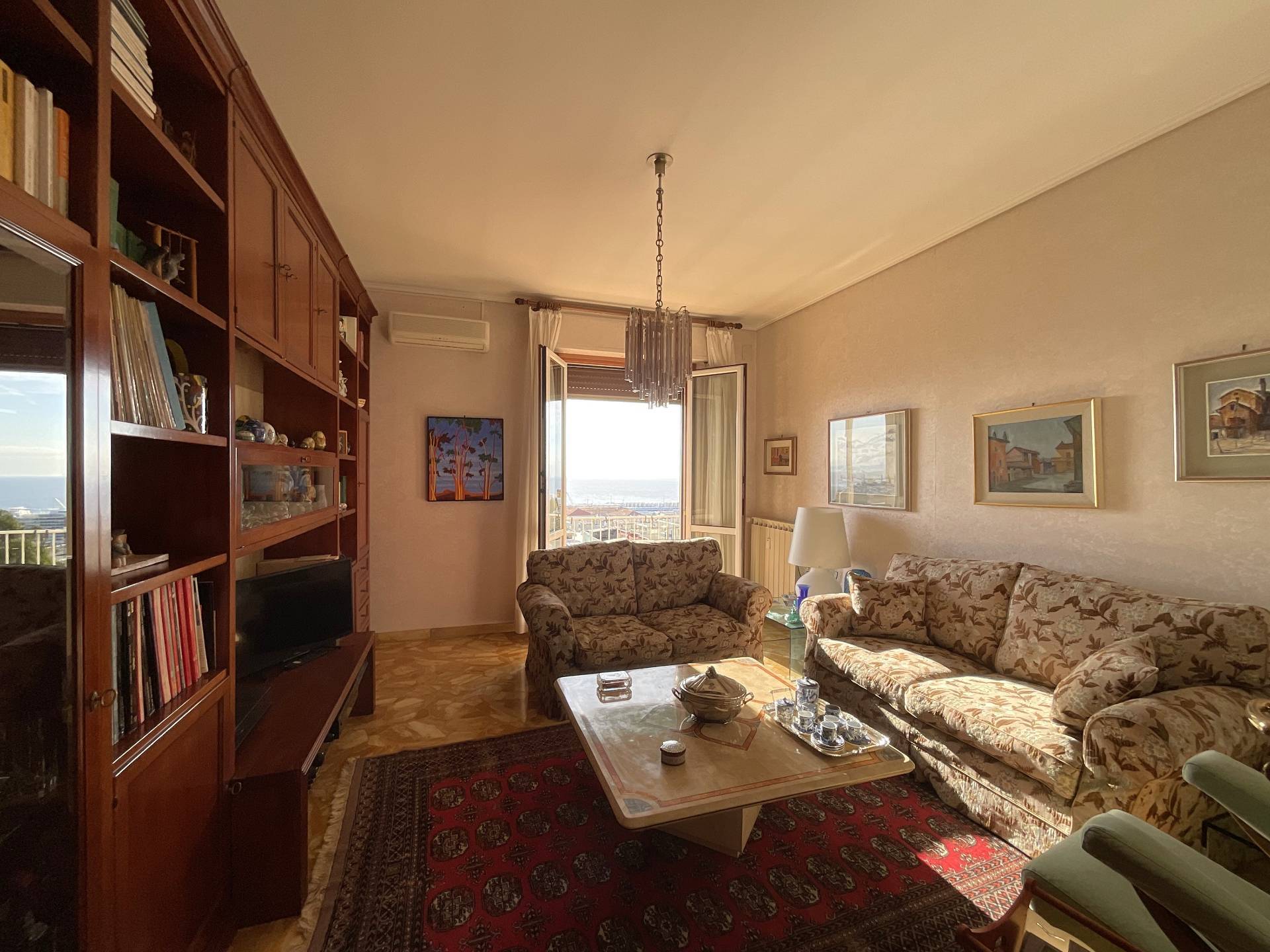 Appartamento in vendita a Savona, Valloria