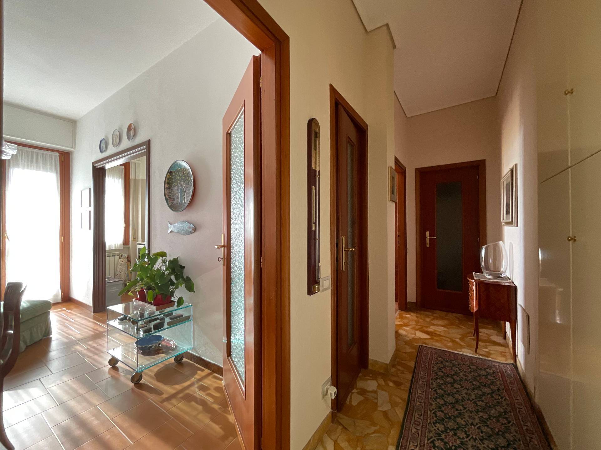Appartamento in vendita a Savona, Valloria
