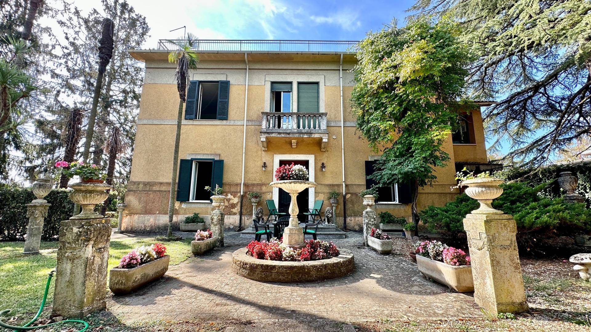 Villa con terrazzo a Manziana