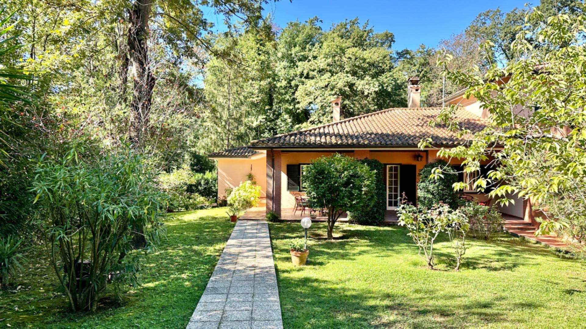 Bifamiliare in vendita a Roma, Olgiata