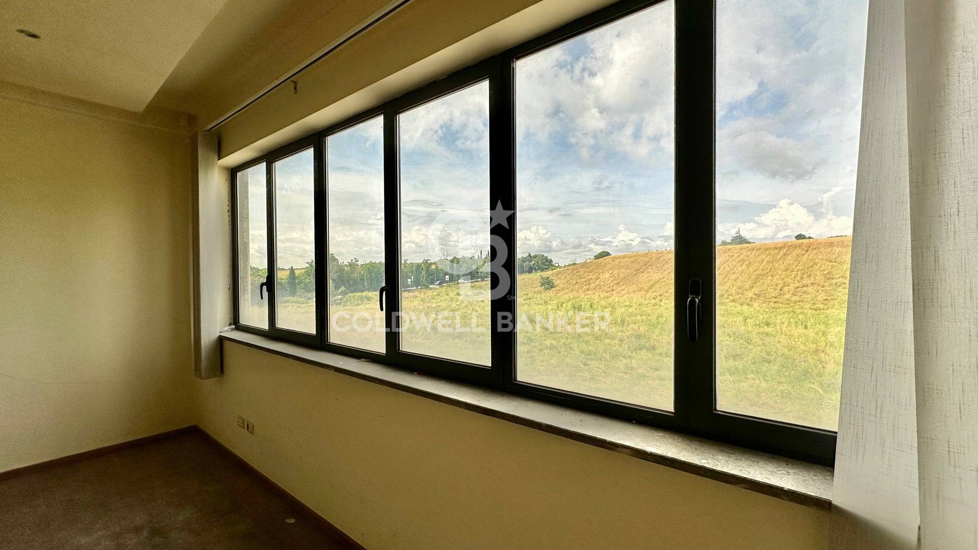 Locale commerciale in vendita a Formello, Le Macere