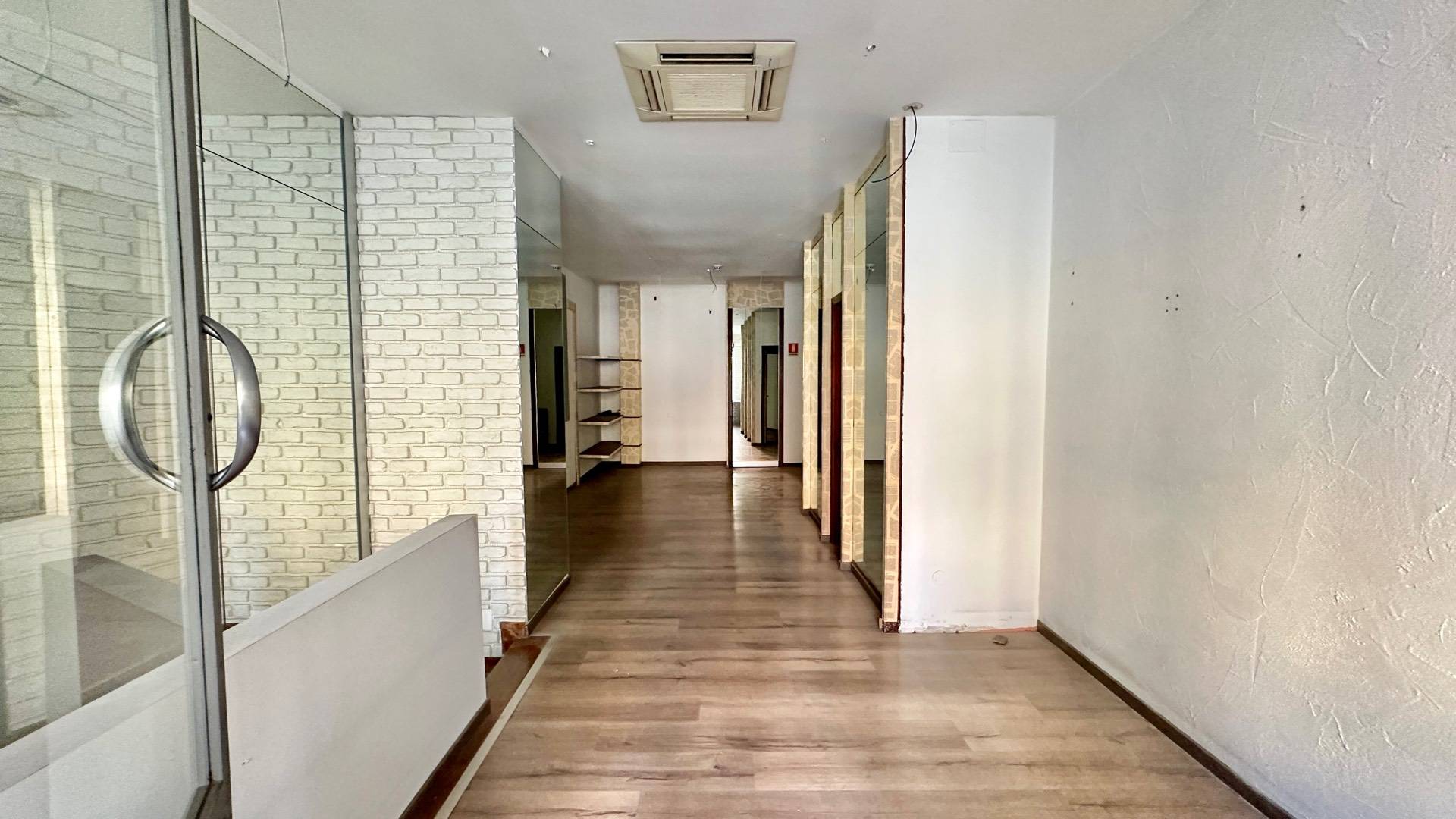 Locale commerciale in vendita a Roma, Trieste