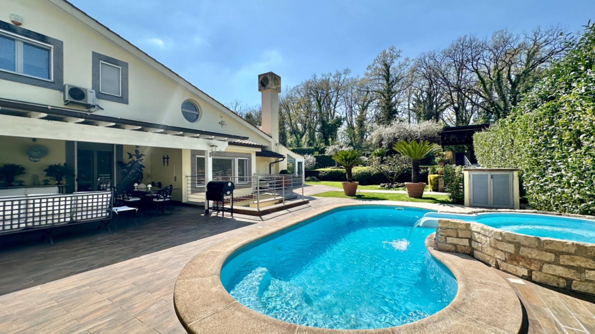 Villa quadrifamiliare in vendita a Roma, Olgiata