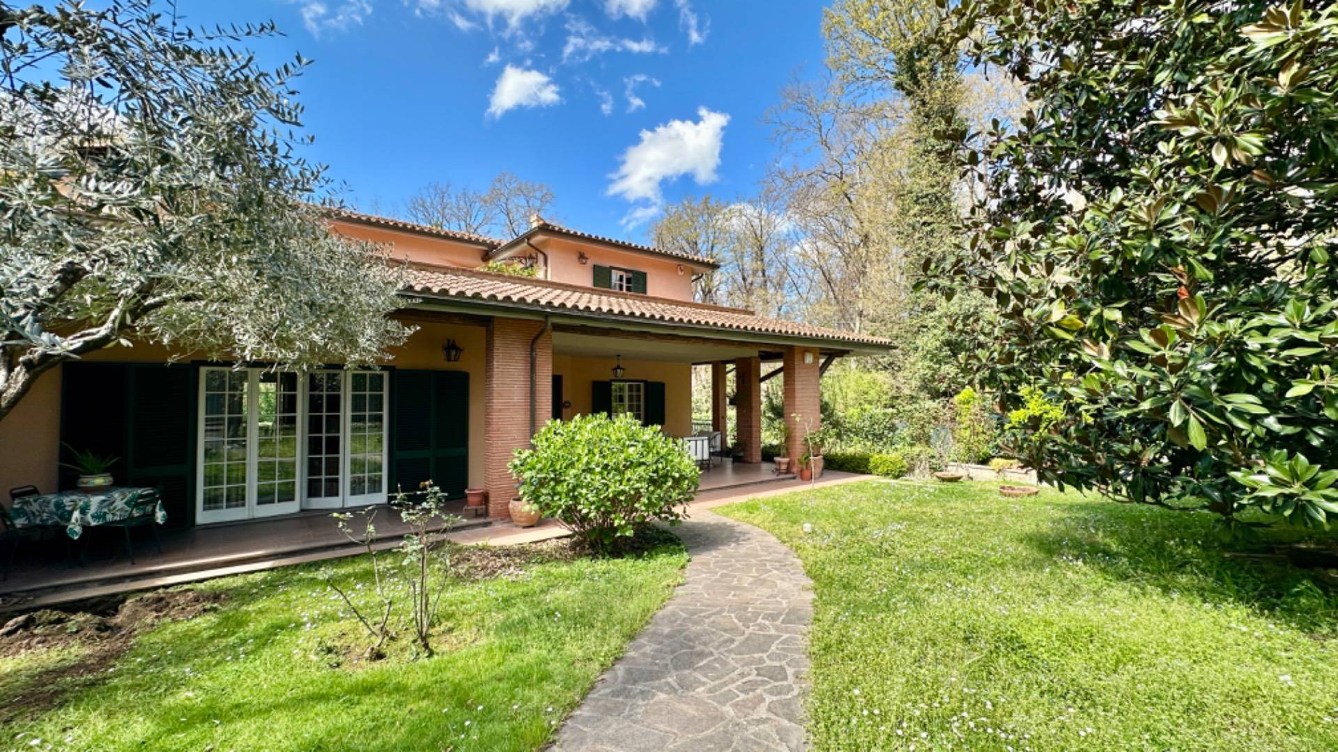 Bifamiliare in vendita a Roma, Olgiata