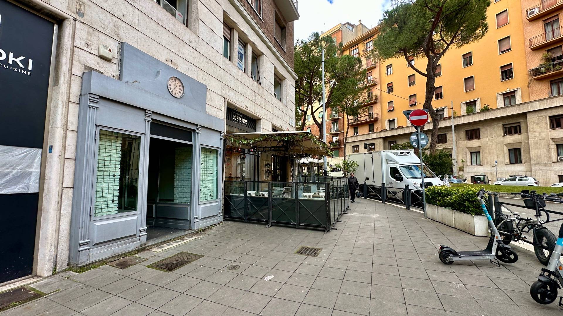 Locale commerciale in vendita a Roma, Trieste