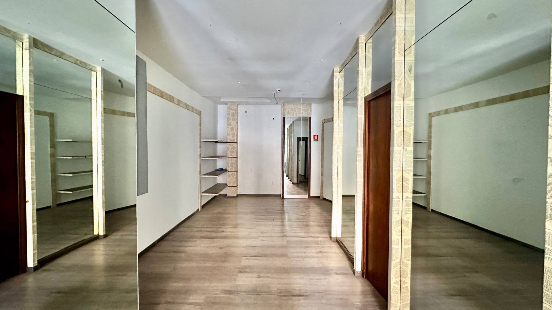 Locale commerciale in vendita a Roma, Trieste