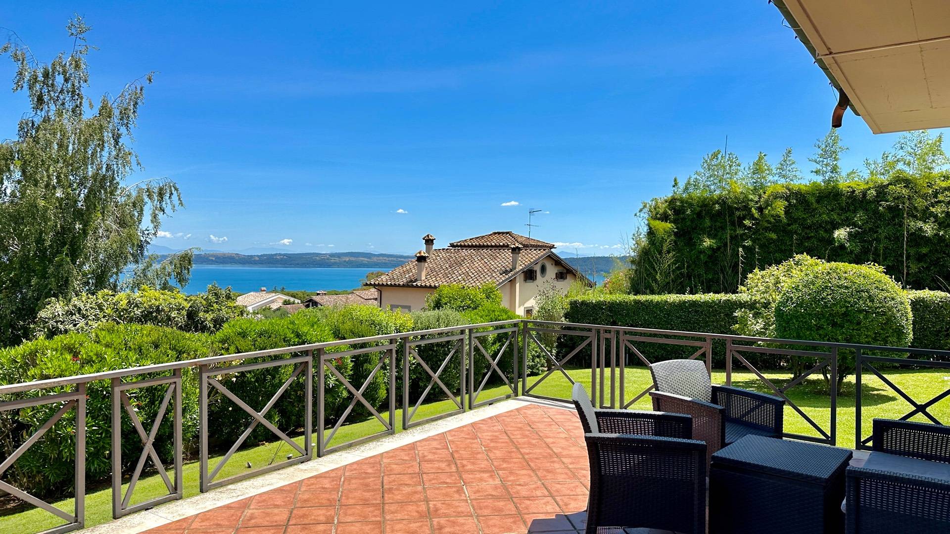 Villa in vendita a Bracciano