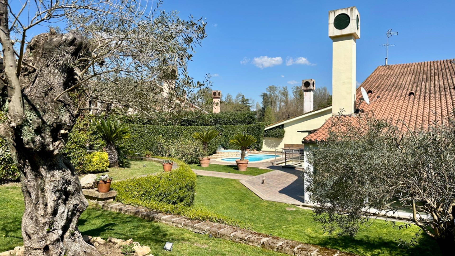 Villa quadrifamiliare in vendita a Roma, Olgiata